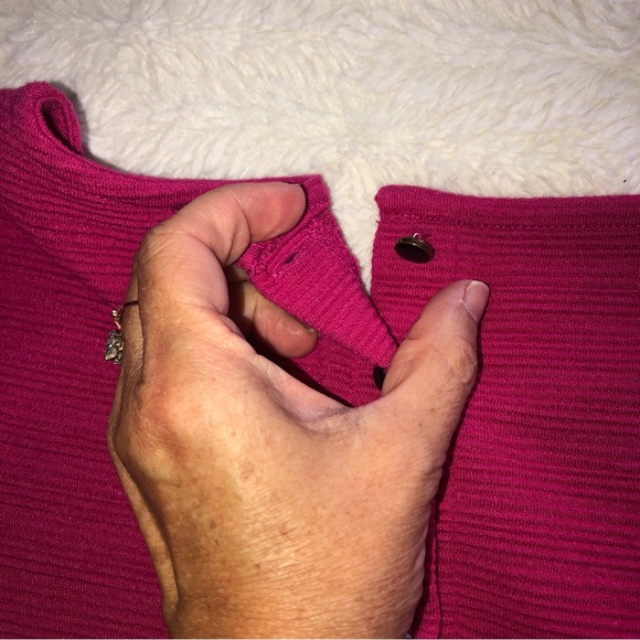 J crew XXS tiered swing top - bright pink. Button back detail - Picture 5 of 12